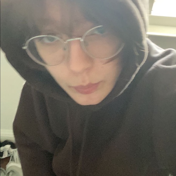 Meet your Posher, Shelby - Picture 1 of 1